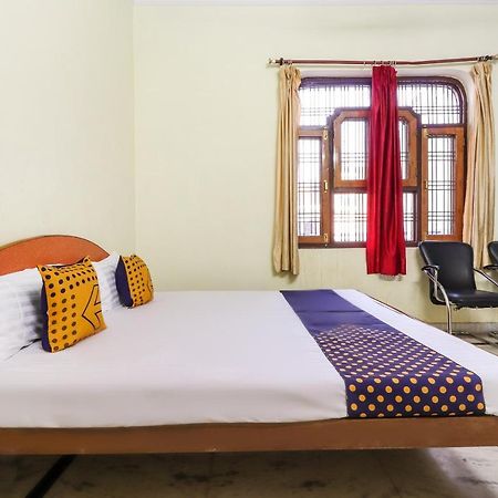 Spot On 70311 Rangoli Palace Hotel Lucknow Buitenkant foto