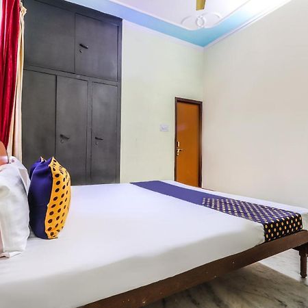Spot On 70311 Rangoli Palace Hotel Lucknow Buitenkant foto