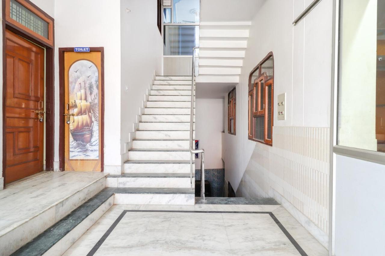 Spot On 70311 Rangoli Palace Hotel Lucknow Buitenkant foto